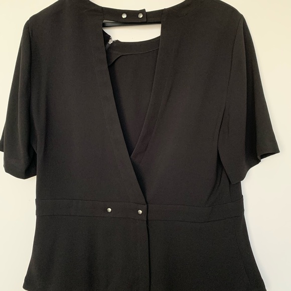 BCBG MaxAzria Cadie open back peplum Blouse - Picture 4 of 11